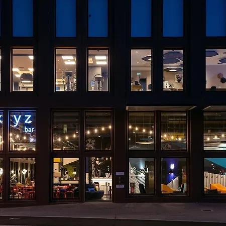Aloft Etoile Hotel