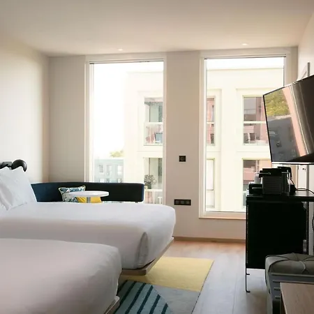 Aloft Etoile