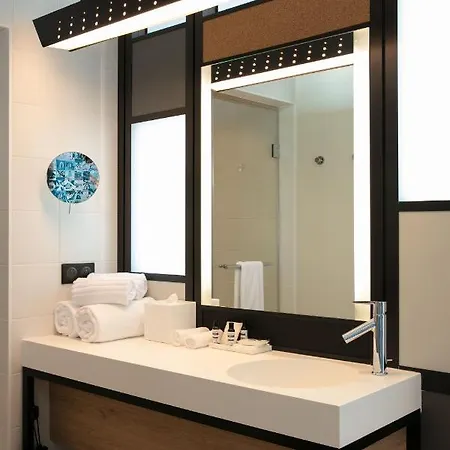 호텔 Aloft Centre 4*