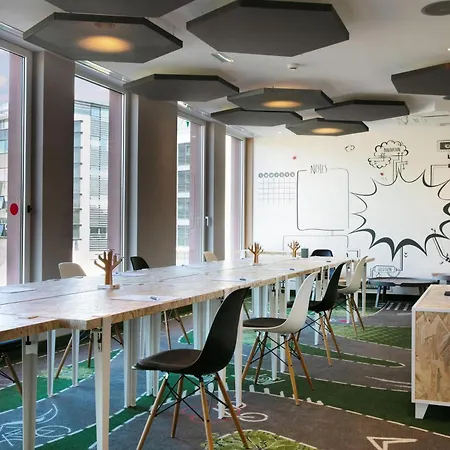 Hotel Aloft Etoile 4*