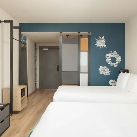 Aloft By Marriott Centre Hotel 4*