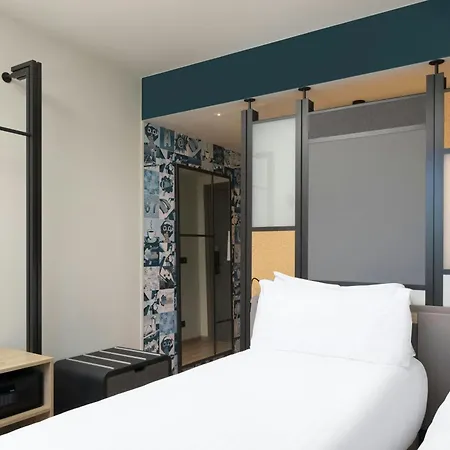 Aloft By Marriott Centre