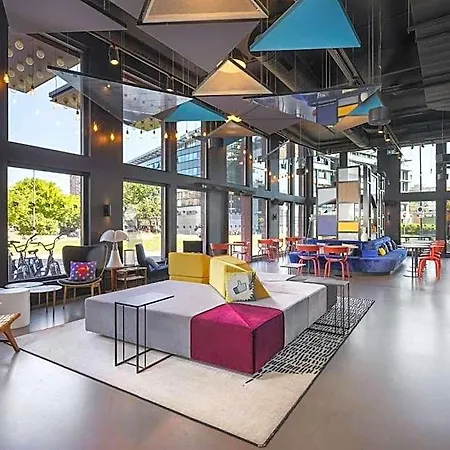 Aloft By Marriott Centre 호텔