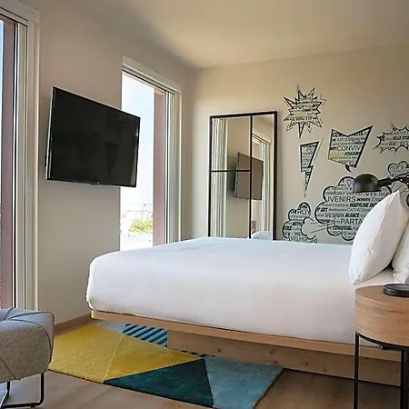 Aloft By Marriott Centre 호텔