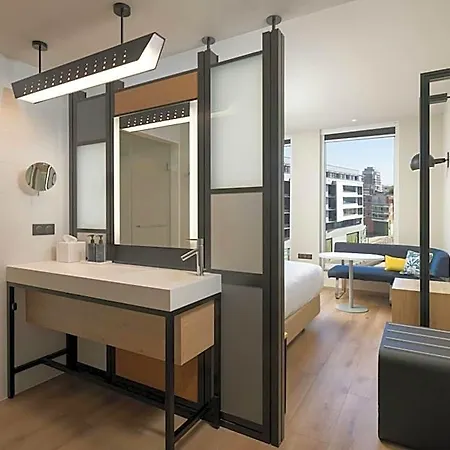 Aloft By Marriott Centre 호텔 4*