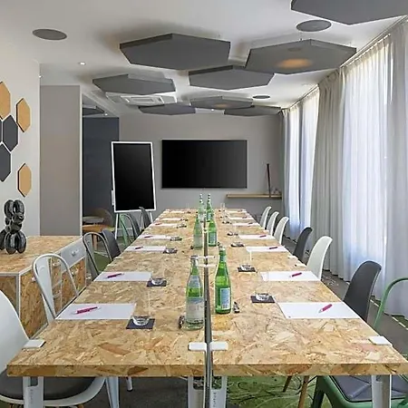Aloft By Marriott Centre 호텔 4*