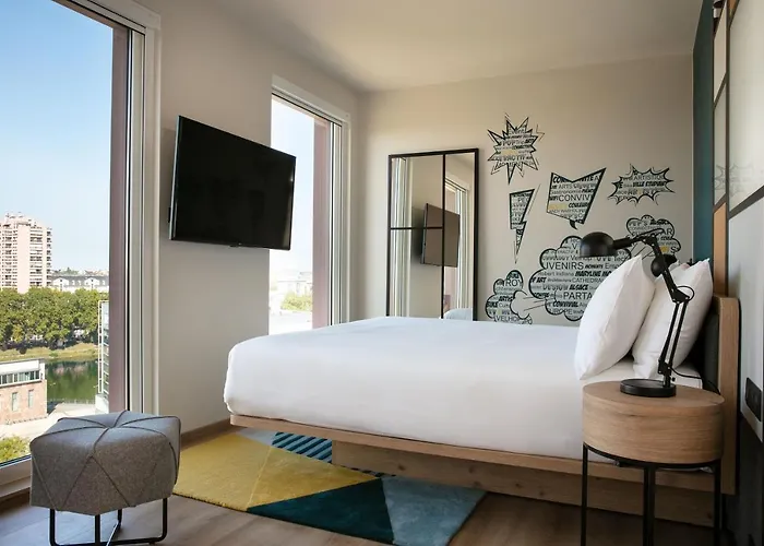 Aloft Centre 4*