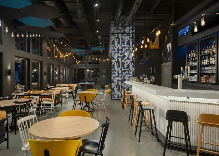 Aloft Centre Hotel