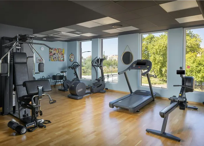 מלון Aloft Centre