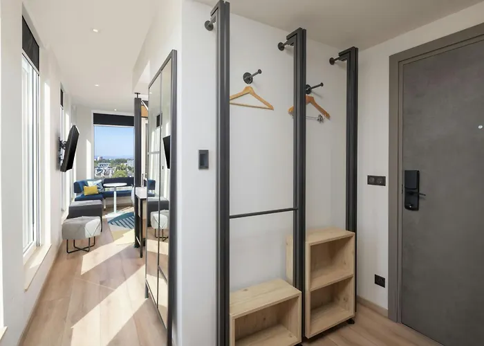 מלון Aloft Centre 4*