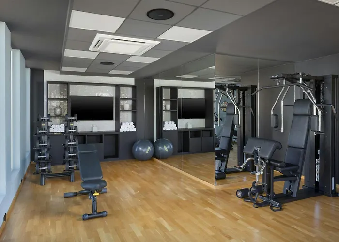 Aloft Centre Hotel 4*